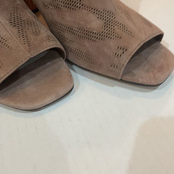 Sanctuary Rock Tonal Camo Suede Toe Block Booties - Picture 6 of 7